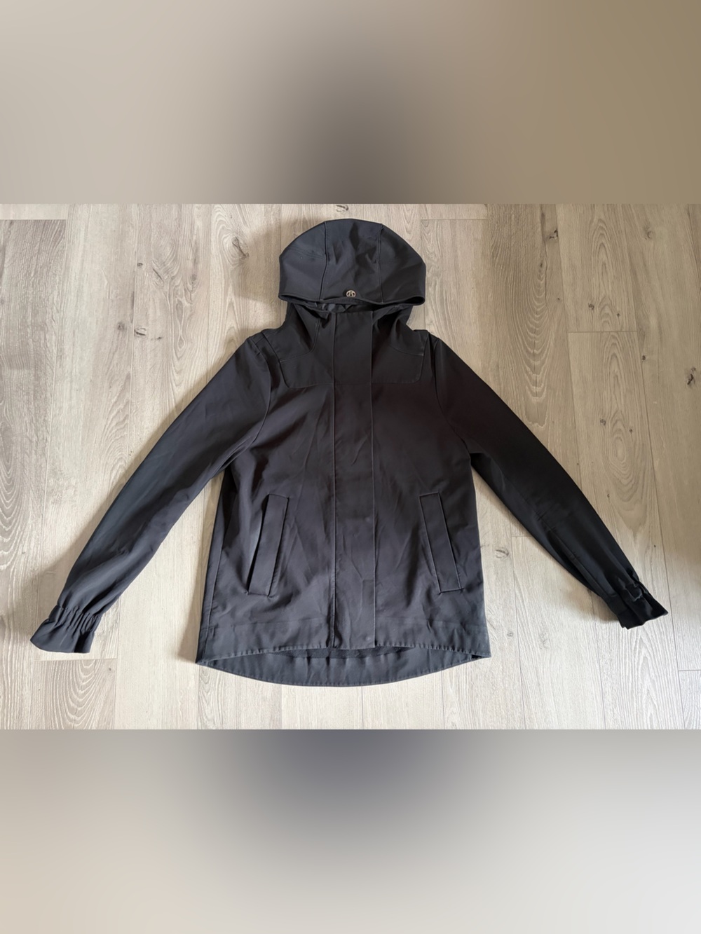 Lululemon Studio Soft Shell size 8 - Picture 2 of 10